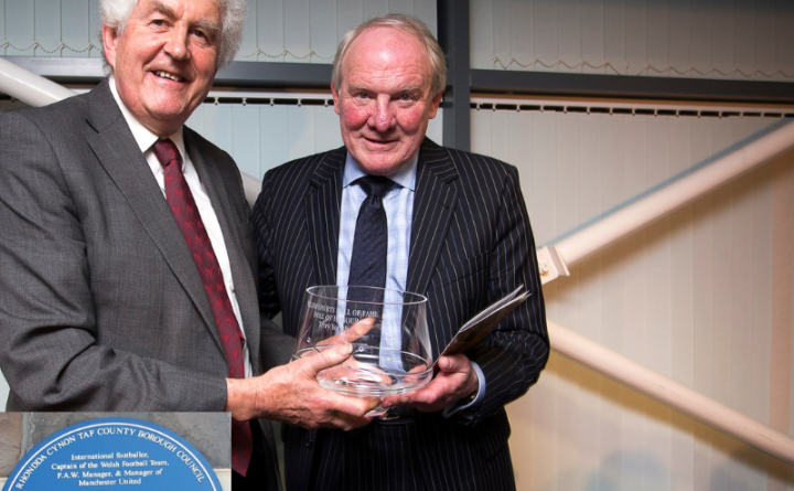 Terry Yorath being iinducted into the Welsh Sports Hall of Fame